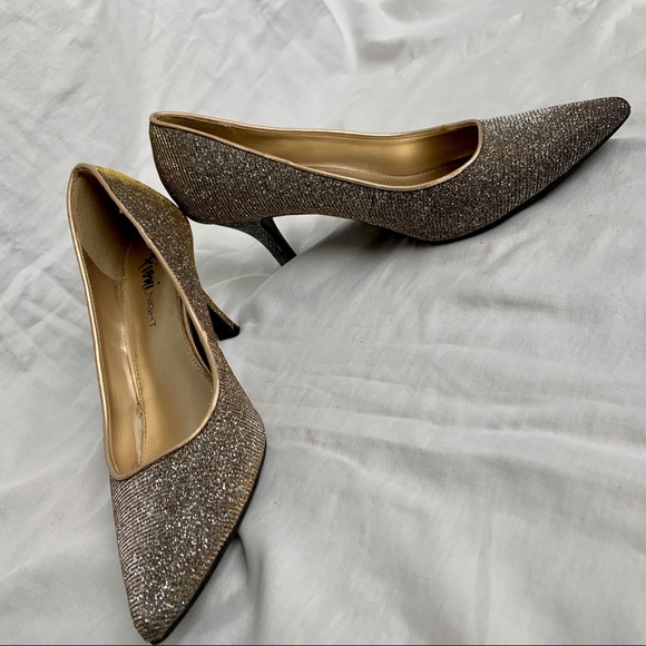 DSW Silver and Gold Sparkly heels - Picture 4 of 5